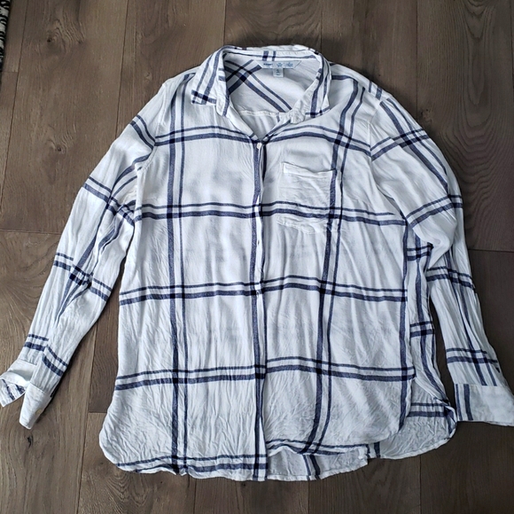 Old Navy plaid Button up - Picture 1 of 3